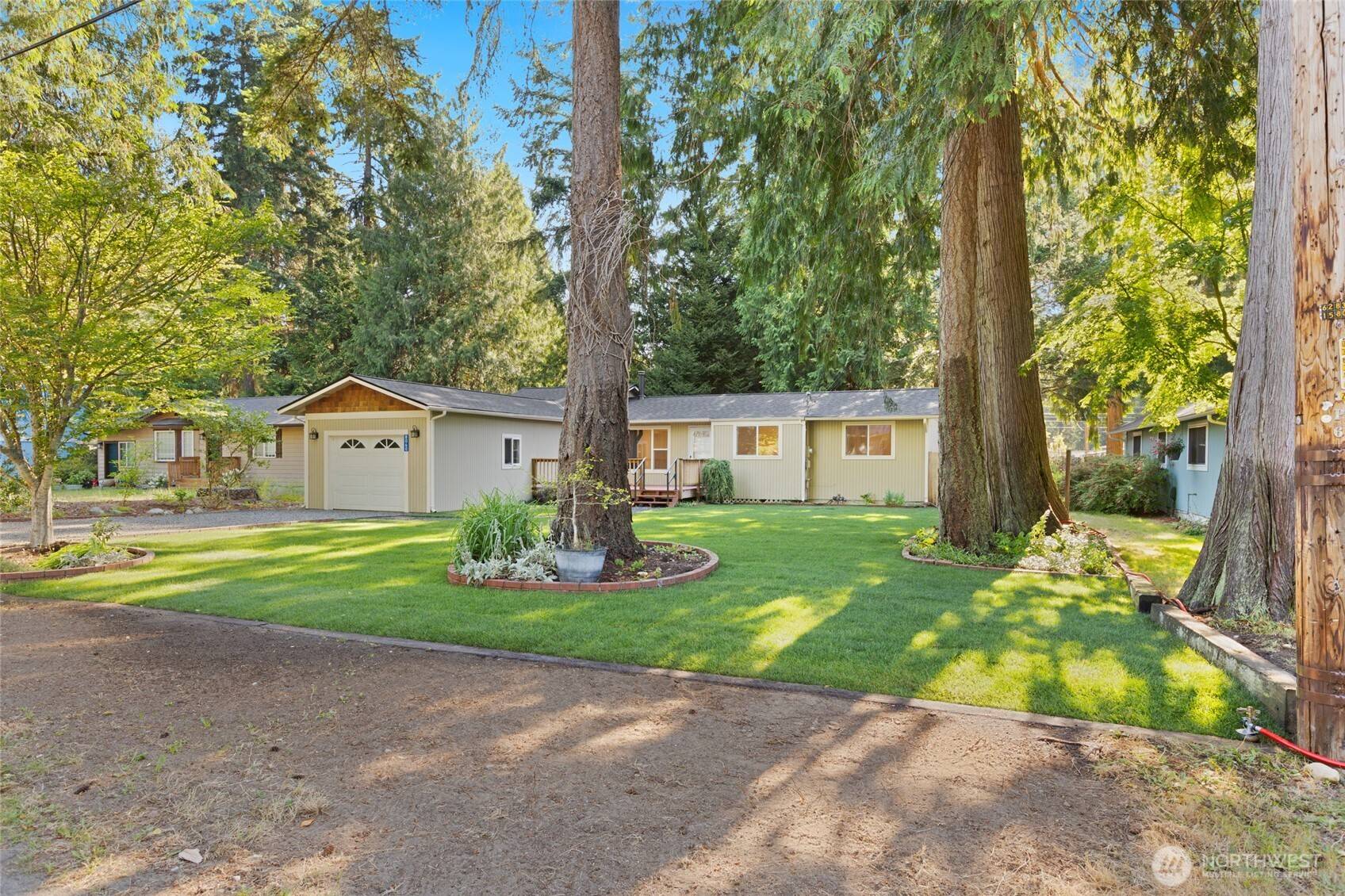 8060 NE Seawind Ave, Poulsbo, WA 98370