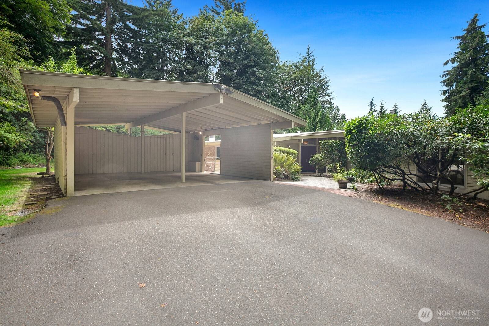11880 NE 36th PL, Bellevue, WA 98005