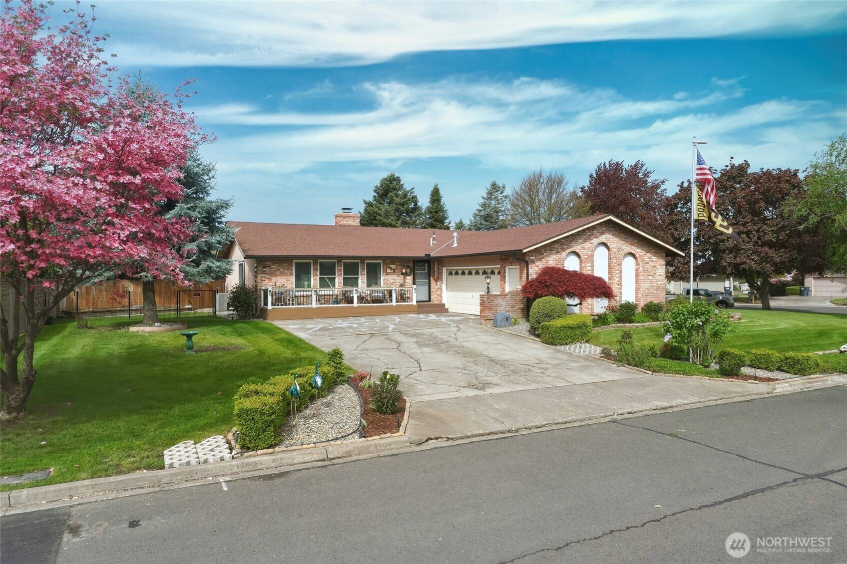 353 SE Highland Park DR, College Place, WA 99324