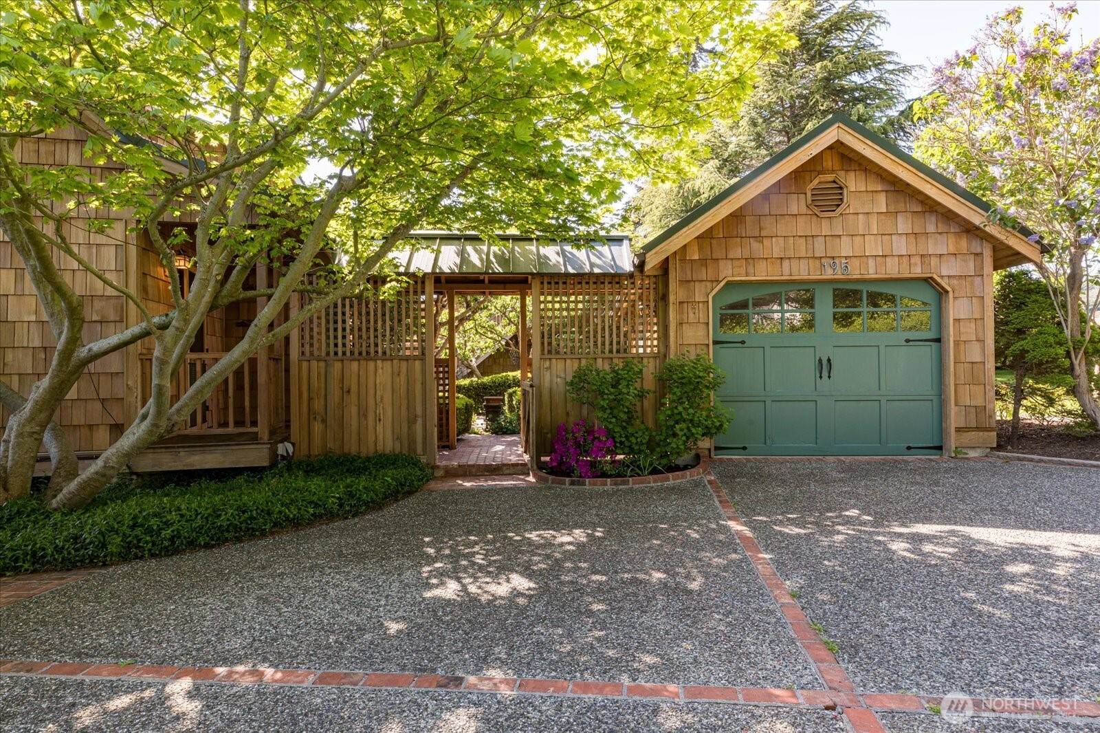 195 Perry DR, Coupeville, WA 98239