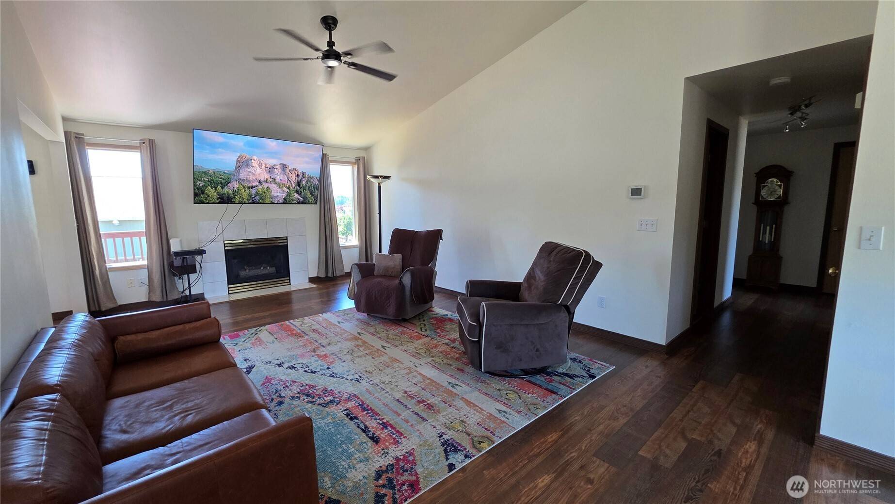 128 Berggren RD N, Eatonville, WA 98328