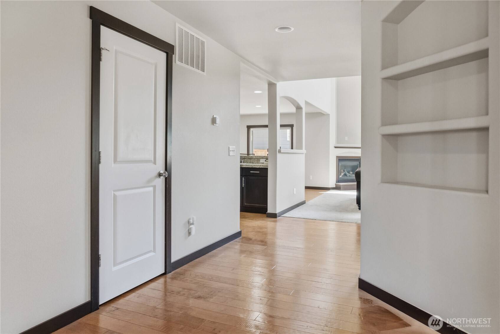 301 Barry LOOP, Mount Vernon, WA 98274