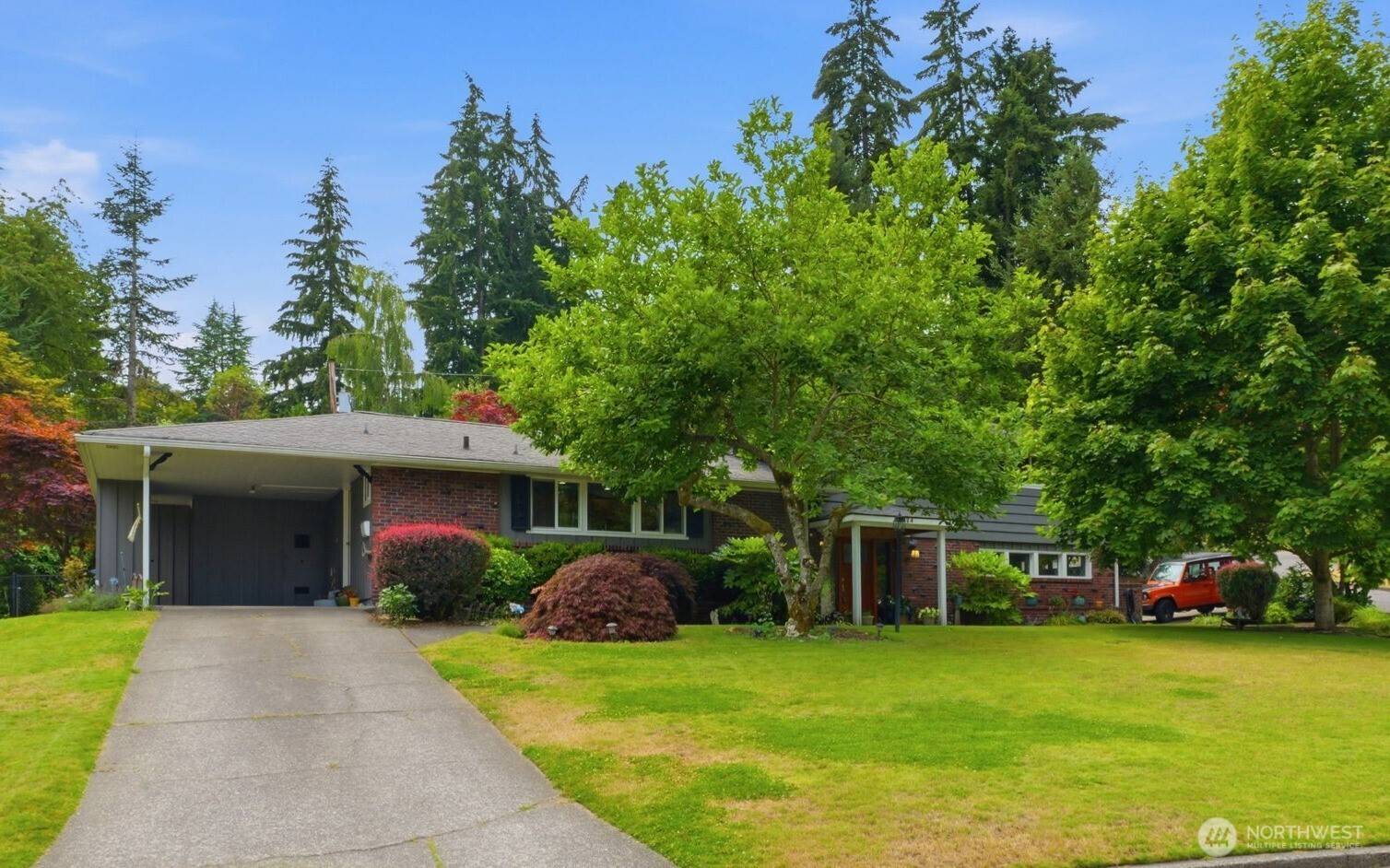1024 Daniels DR, Fircrest, WA 98466