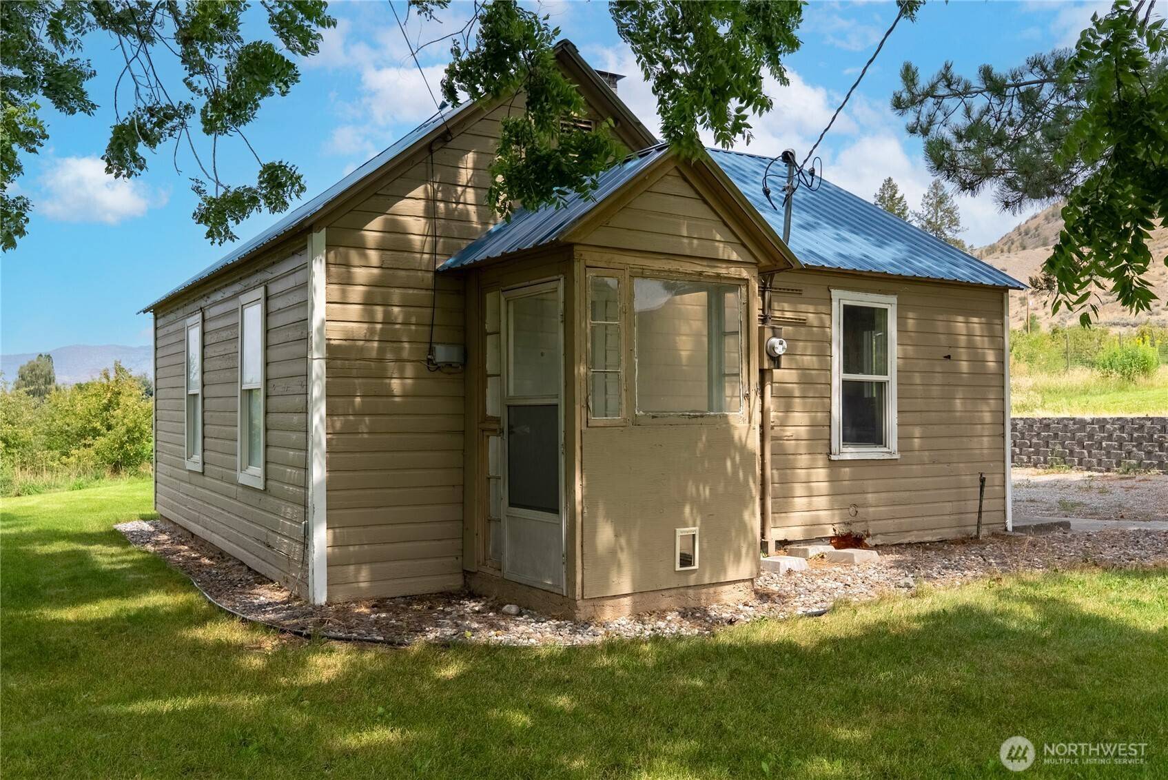31952 A Highway 97, Tonasket, WA 98855