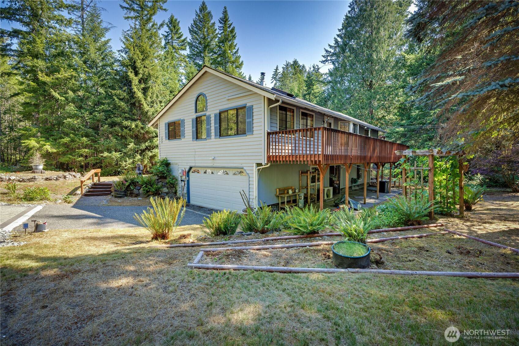 500 Mallard LN NW, Seabeck, WA 98380