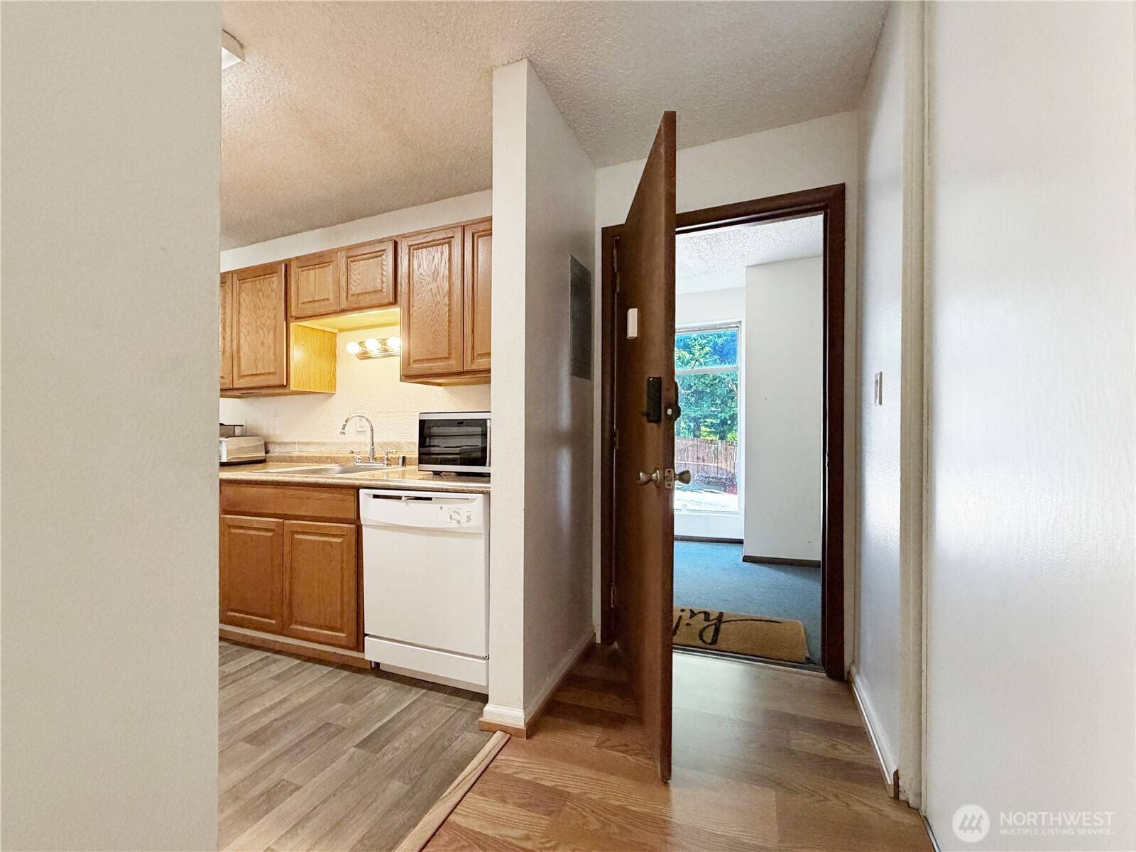 10455 Des Moines Memorial DR S #N-202, Seattle, WA 98168