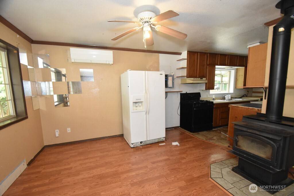 6250 Juniper LN, Maple Falls, WA 98266