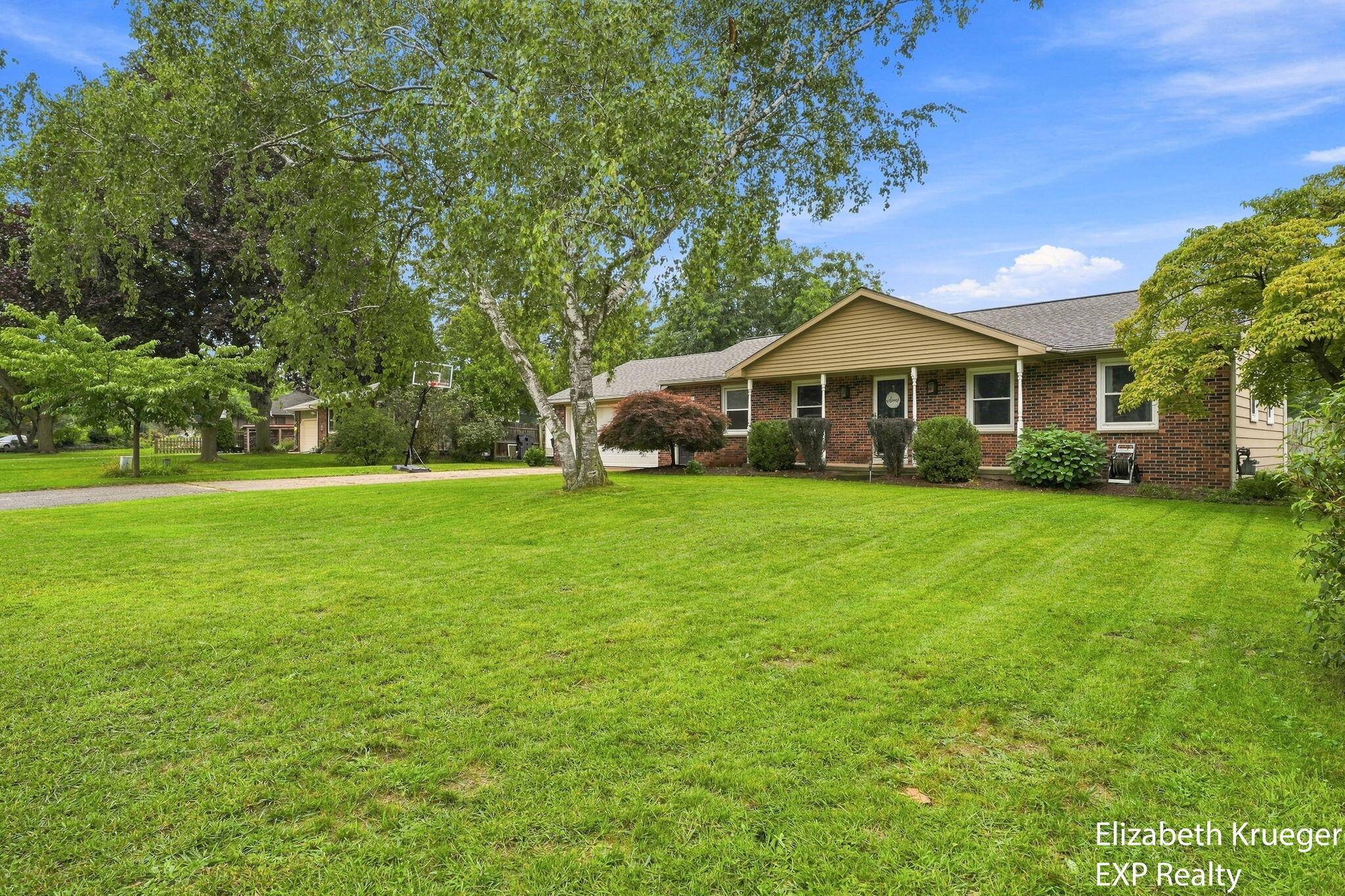 1502 Ridgewood DR, Georgetown Twp, MI 49428