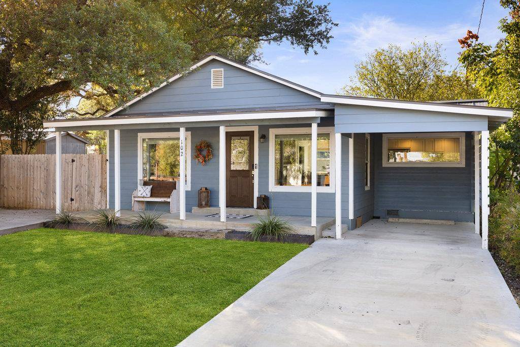 102 Ranchview DR, Johnson City, TX 78636