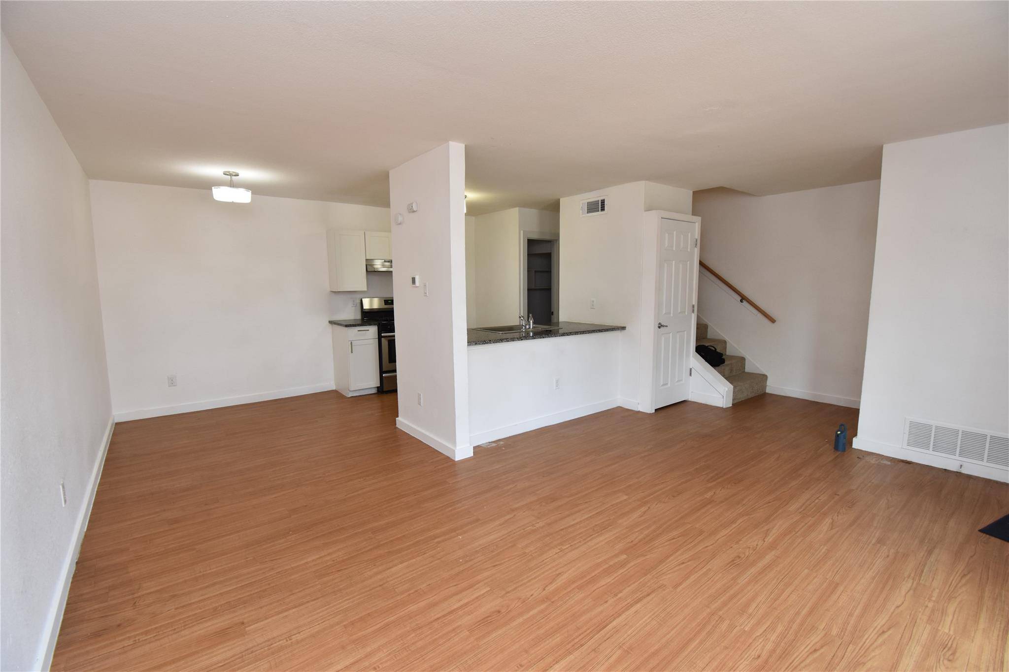 300 E Croslin ST #114, Austin, TX 78752
