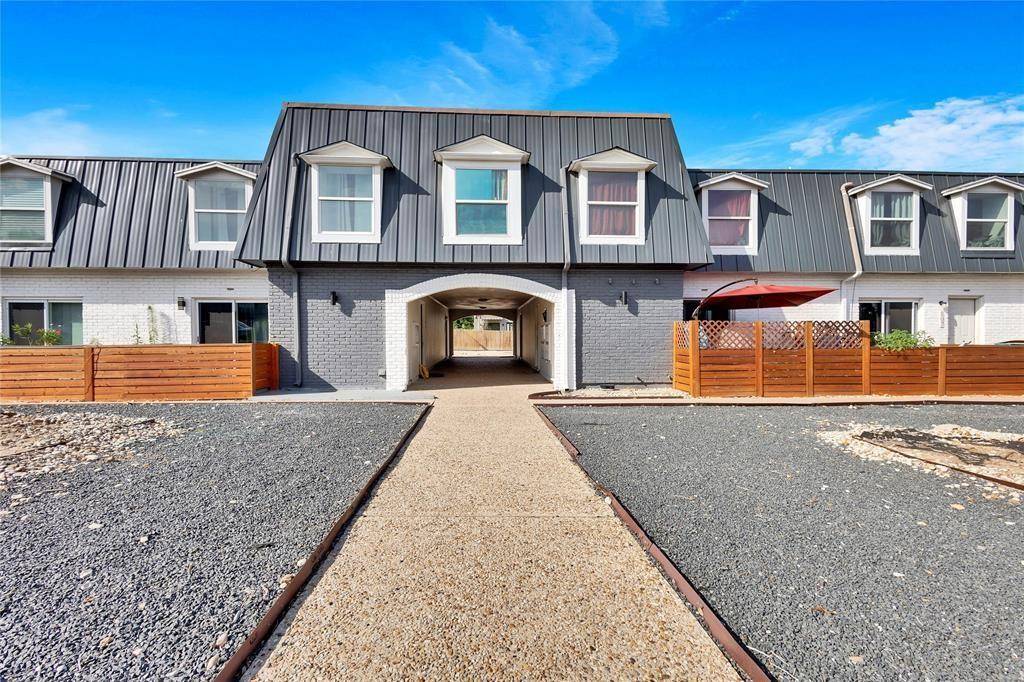 300 E Croslin ST #114, Austin, TX 78752