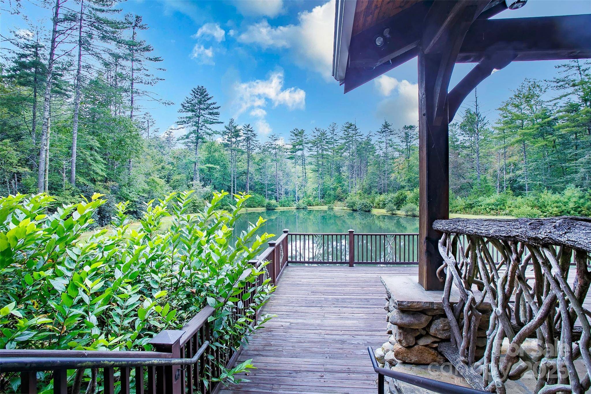 18 Trillium LN, Brevard, NC 28712