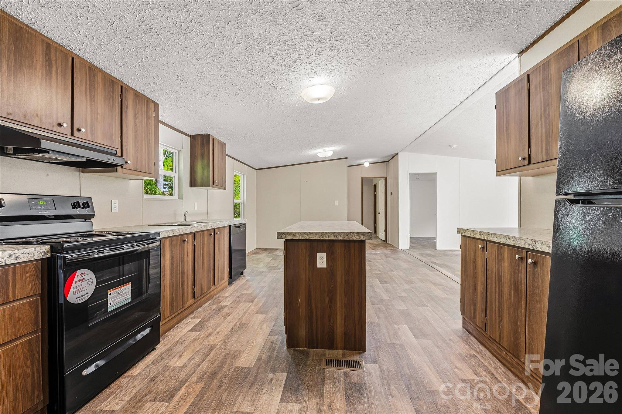 45 Alan Retreat RD, Hendersonville, NC 28792