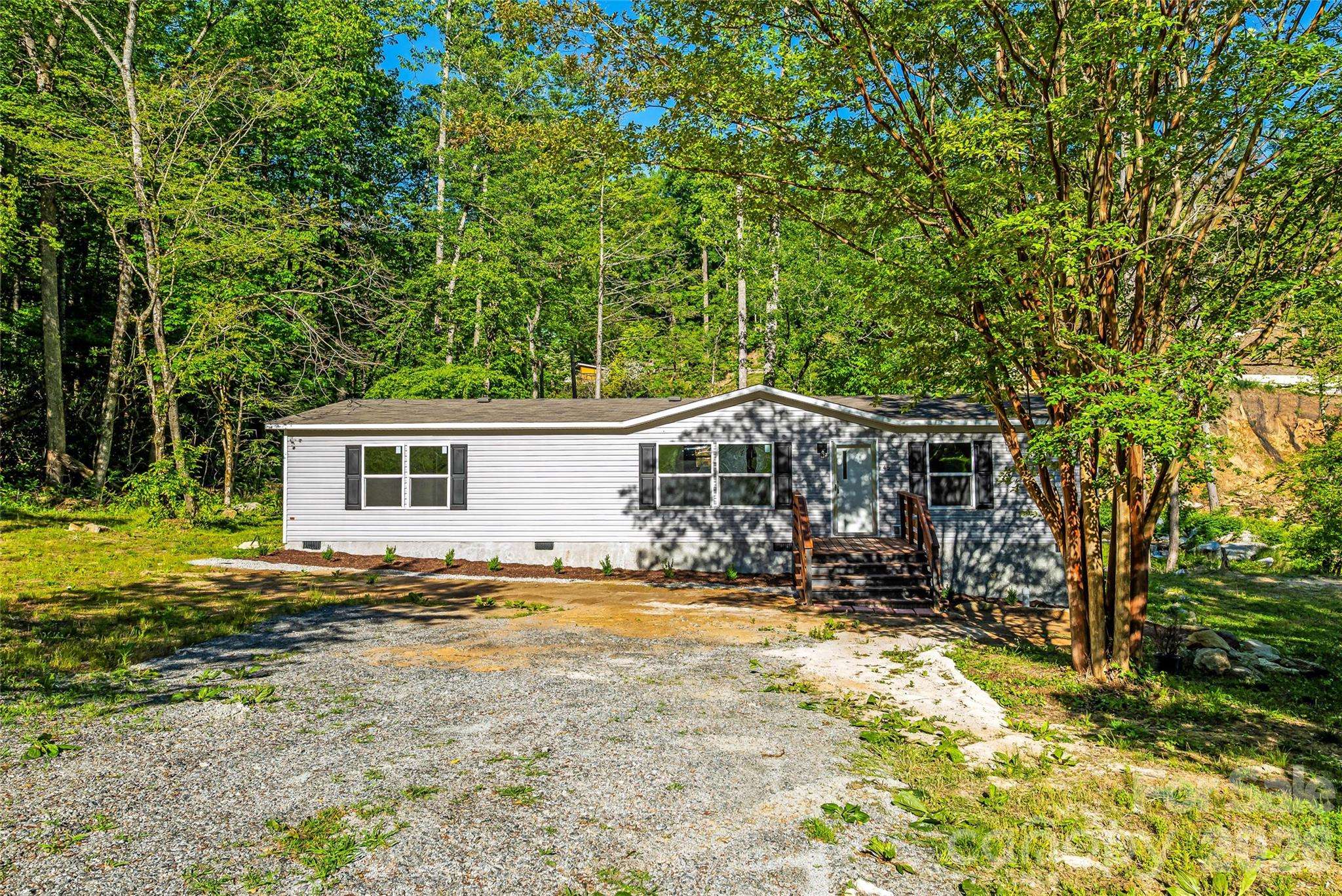 45 Alan Retreat RD, Hendersonville, NC 28792