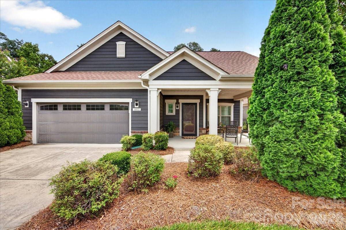 1012 Avalon PL, Matthews, NC 28104