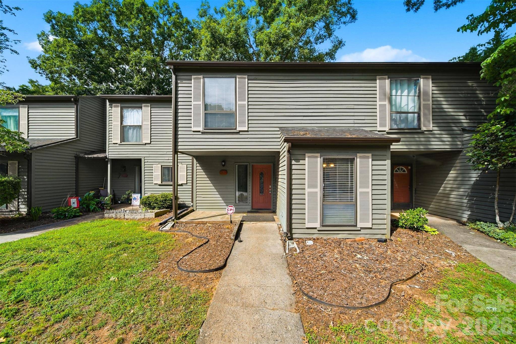 4340 N Center ST #203, Hickory, NC 28601