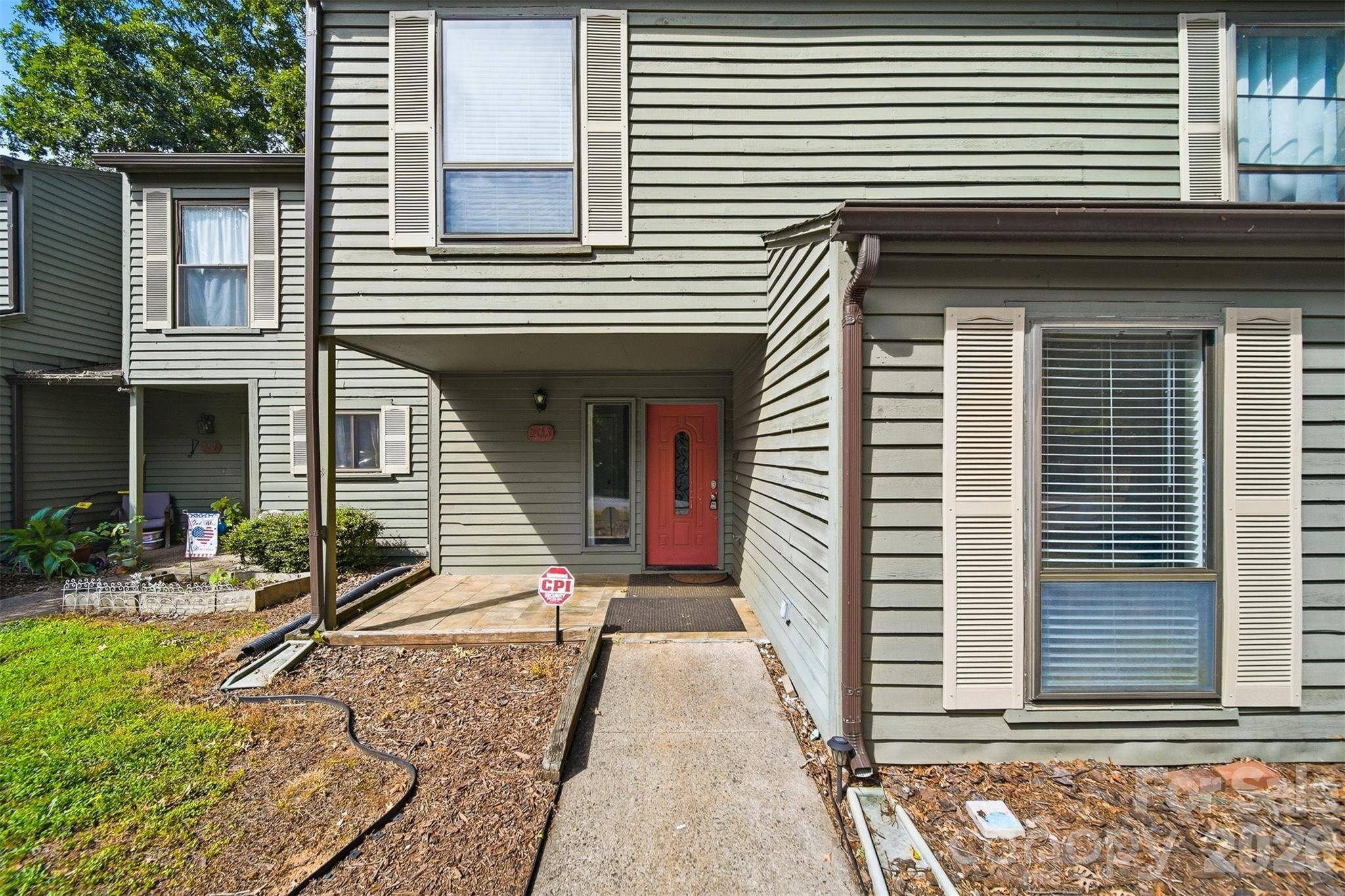 4340 N Center ST #203, Hickory, NC 28601