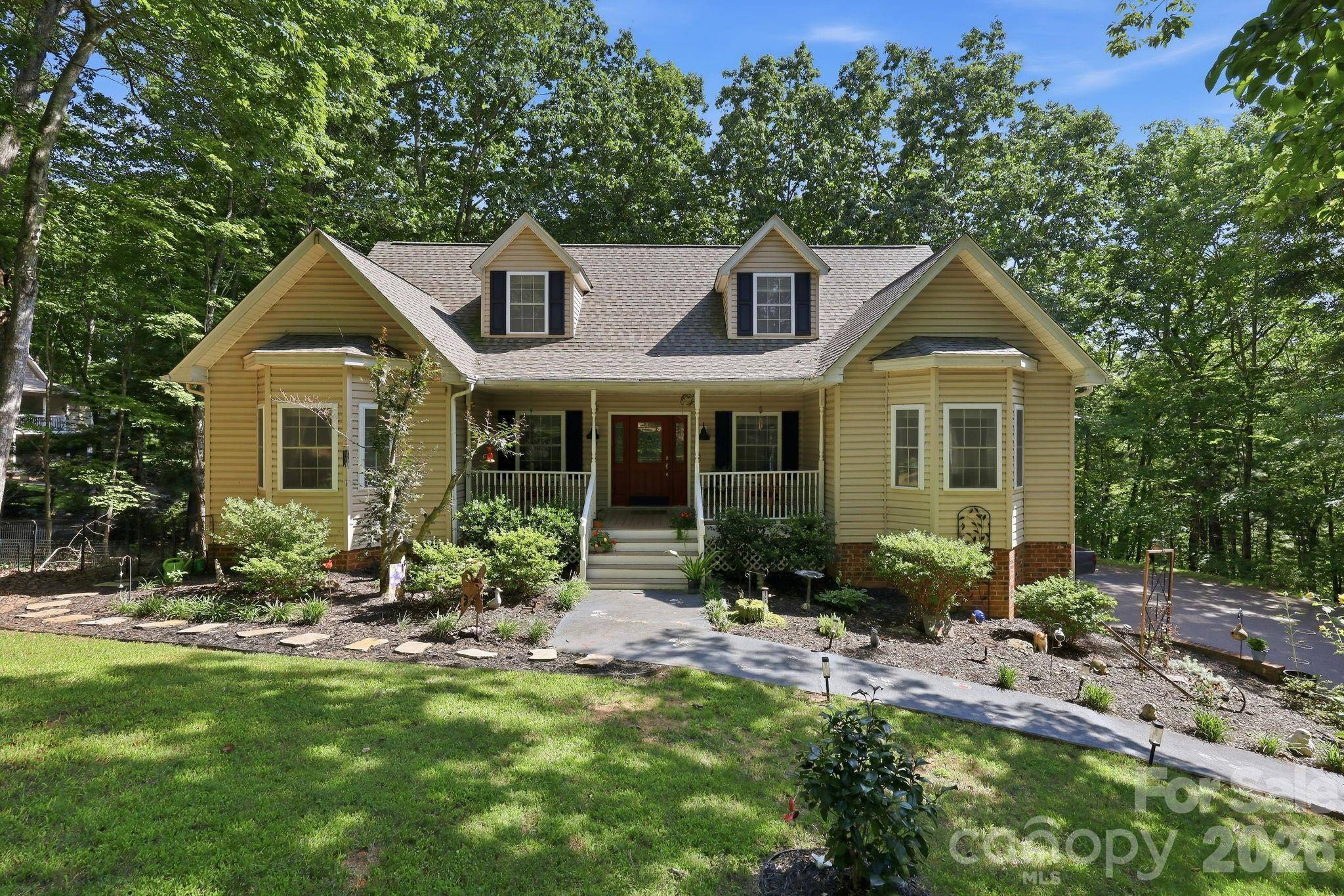 28 Gentlewood TRL, Candler, NC 28715