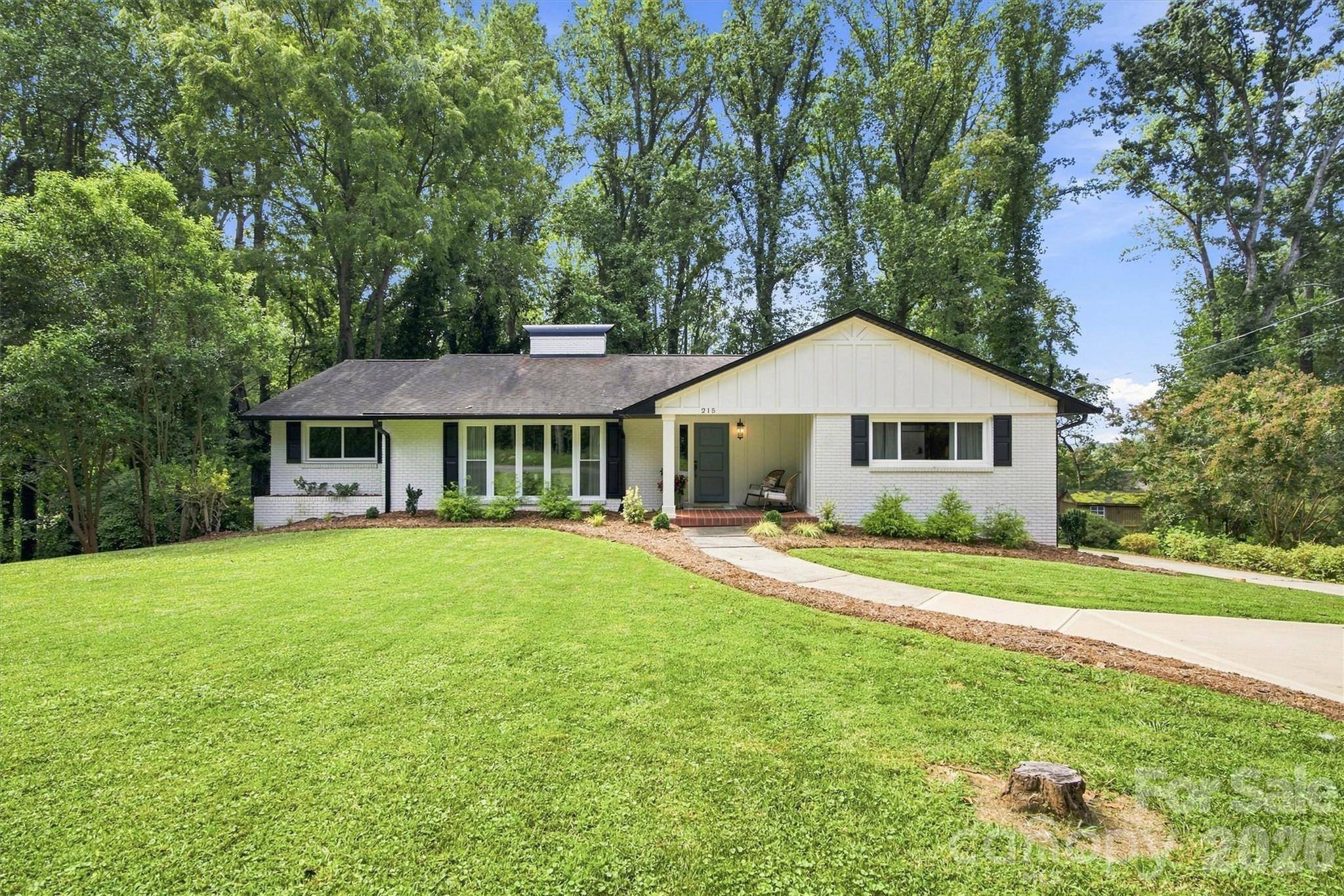 215 Pinehurst LN, Newton, NC 28658