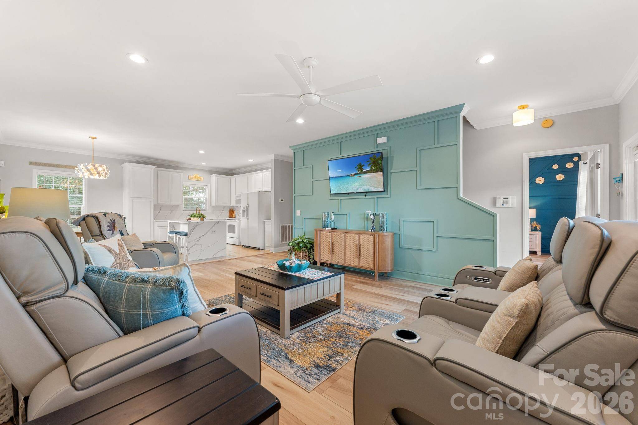 2009 Hillside DR S, North Myrtle Beach, SC 29582