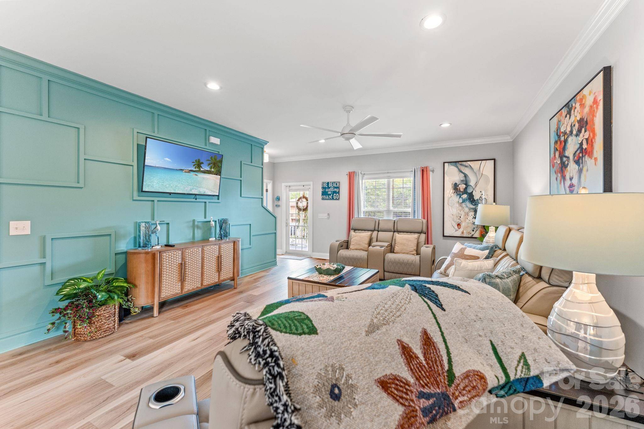 2009 Hillside DR S, North Myrtle Beach, SC 29582