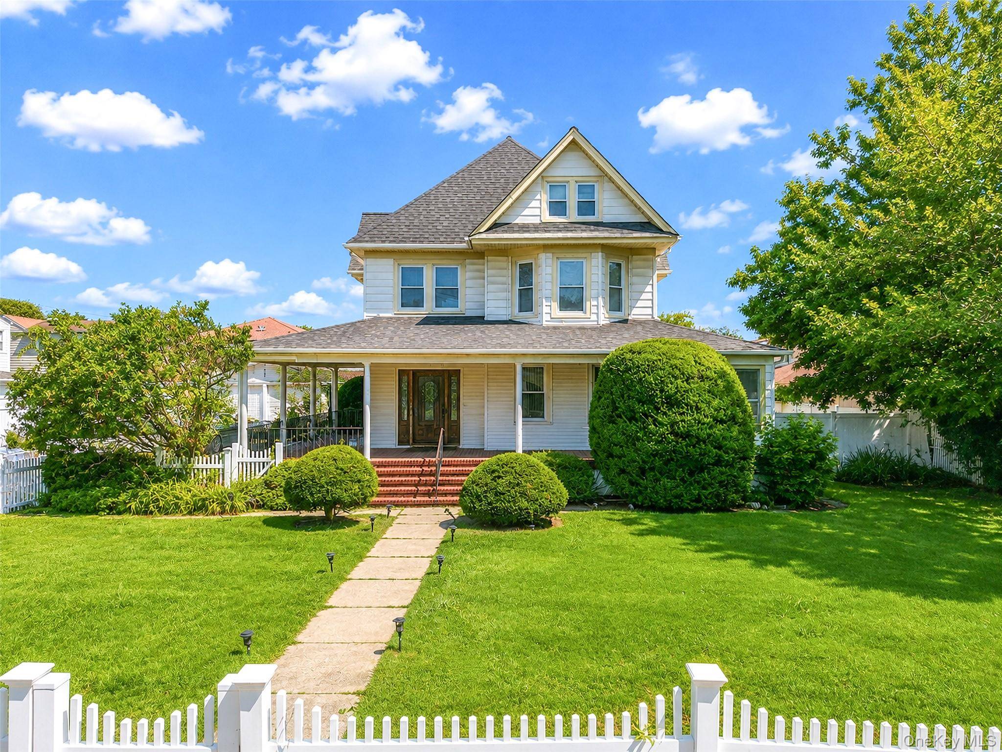 871 Rockaway AVE, Valley Stream, NY 11581