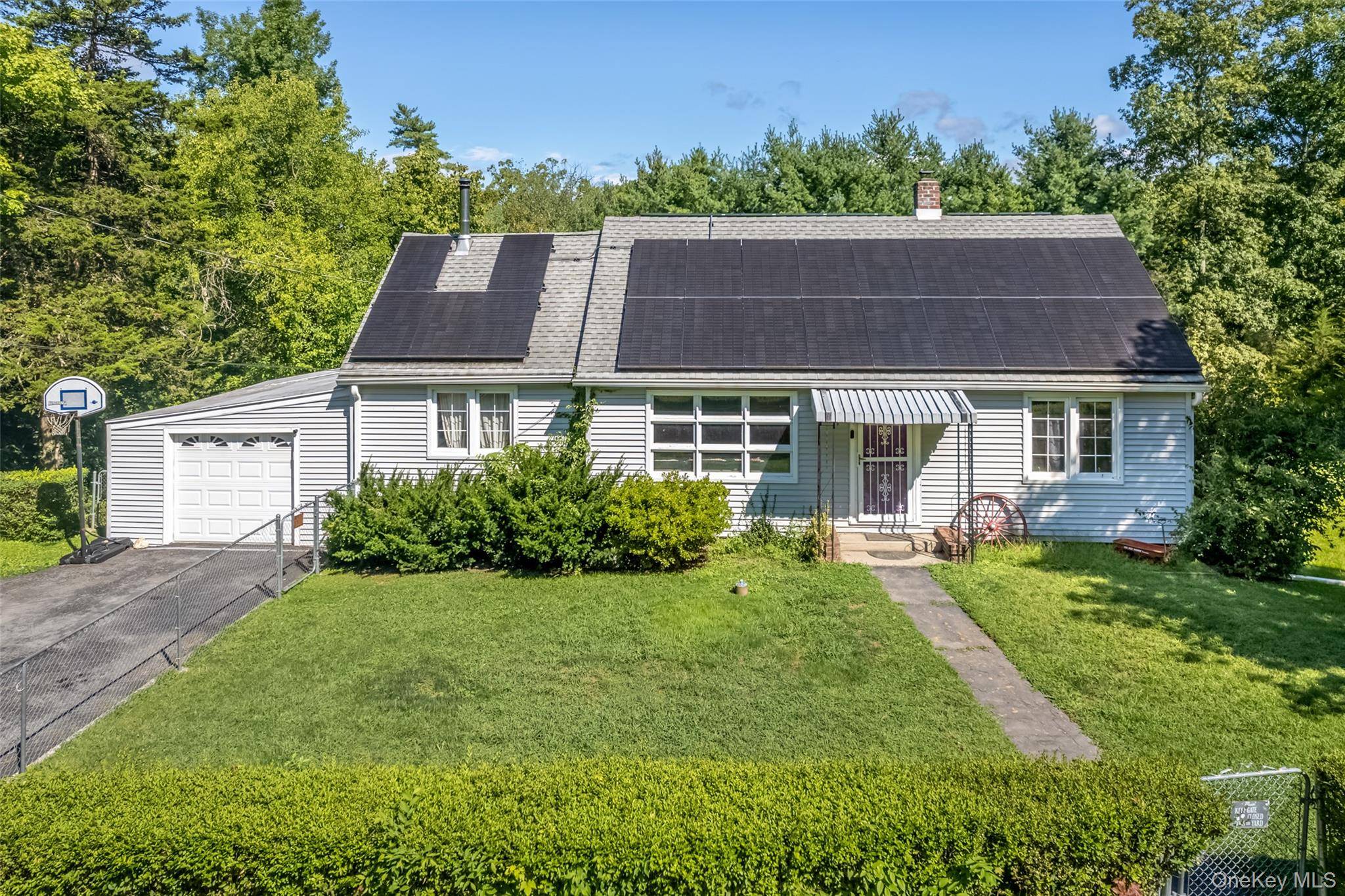 27 Old Mill RD, Esopus, NY 12429