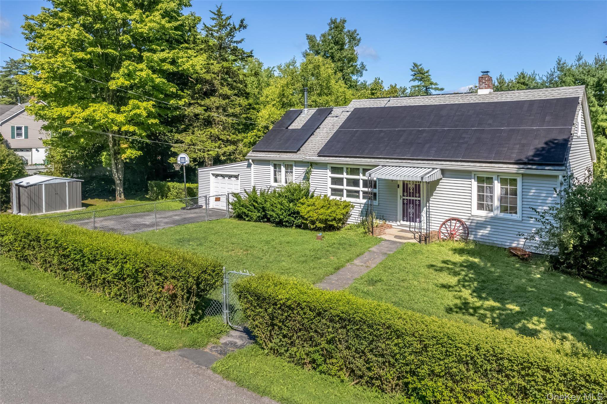 27 Old Mill RD, Esopus, NY 12429