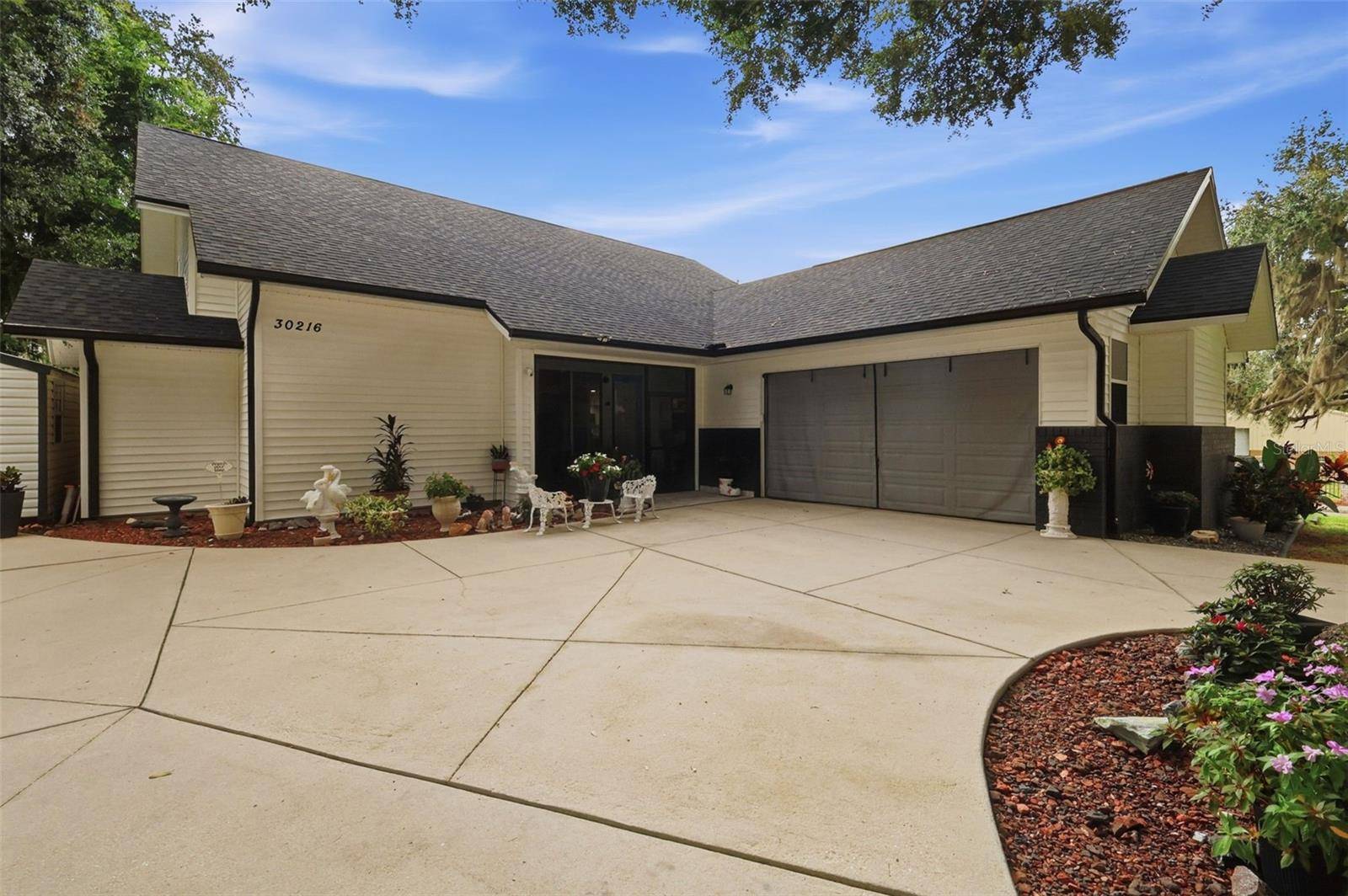 30216 HARRIS DR, Leesburg, FL 34748