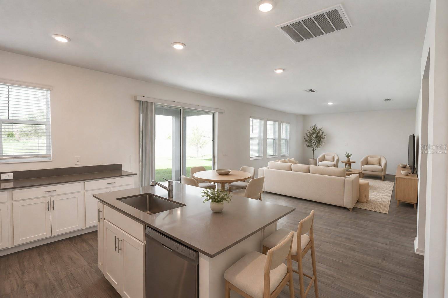 2587 RUNNERS CIR, Clermont, FL 34714