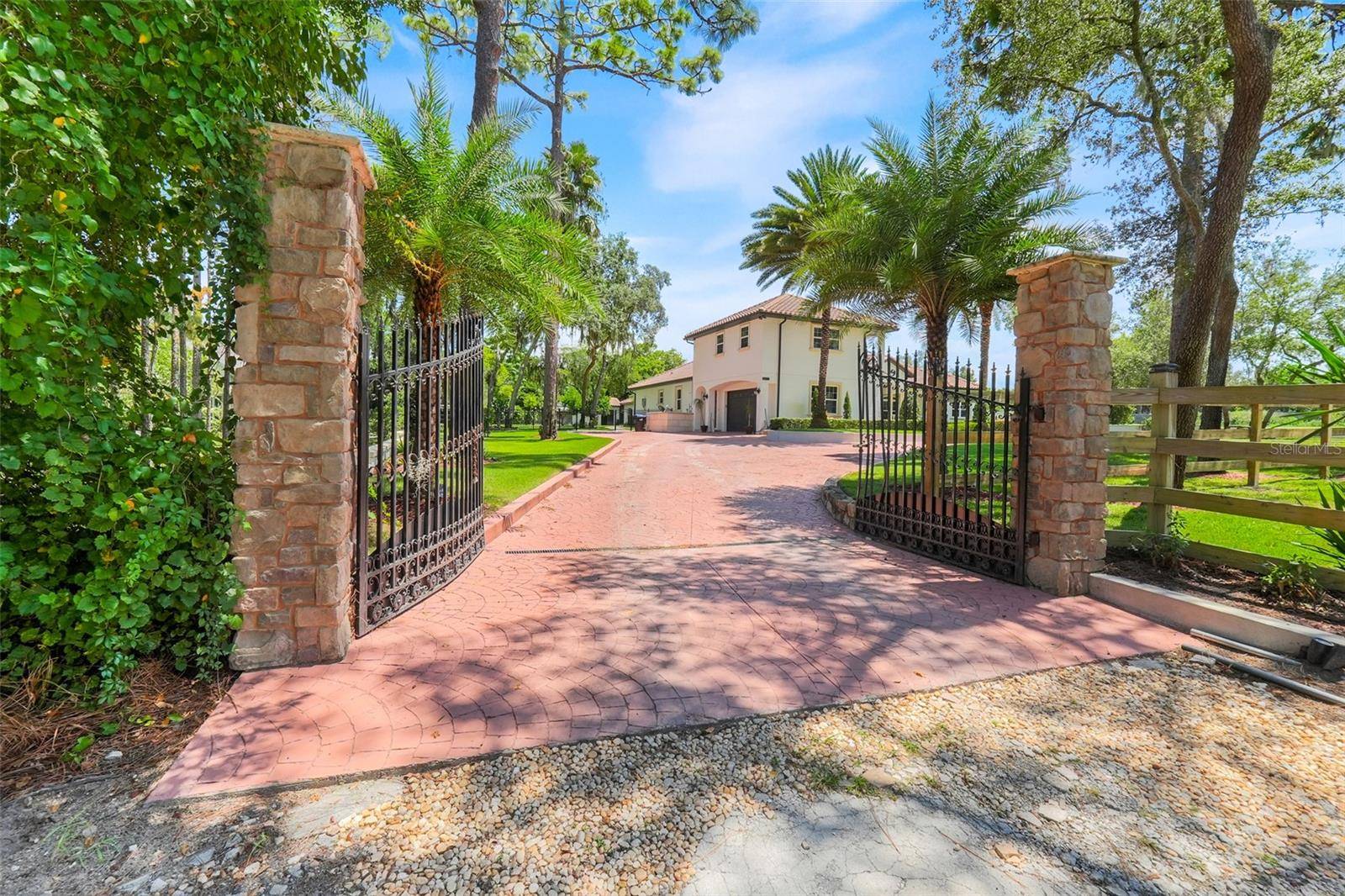 4943 N APOPKA VINELAND ROAD, Orlando, FL 32818