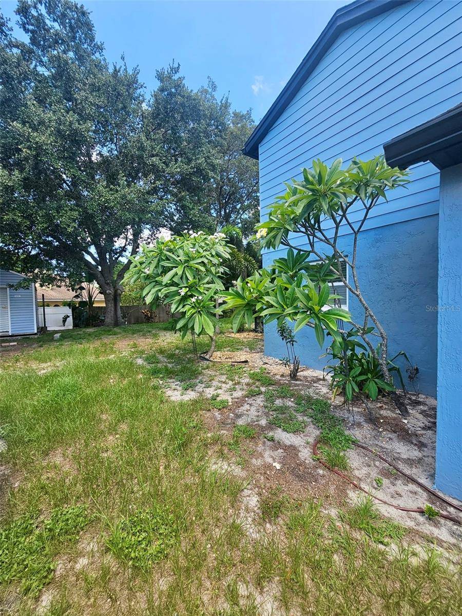 8070 VILLAGE GREEN RD, Orlando, FL 32818