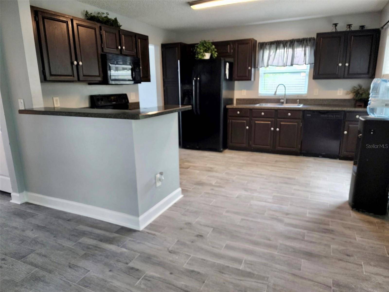 8070 VILLAGE GREEN RD, Orlando, FL 32818