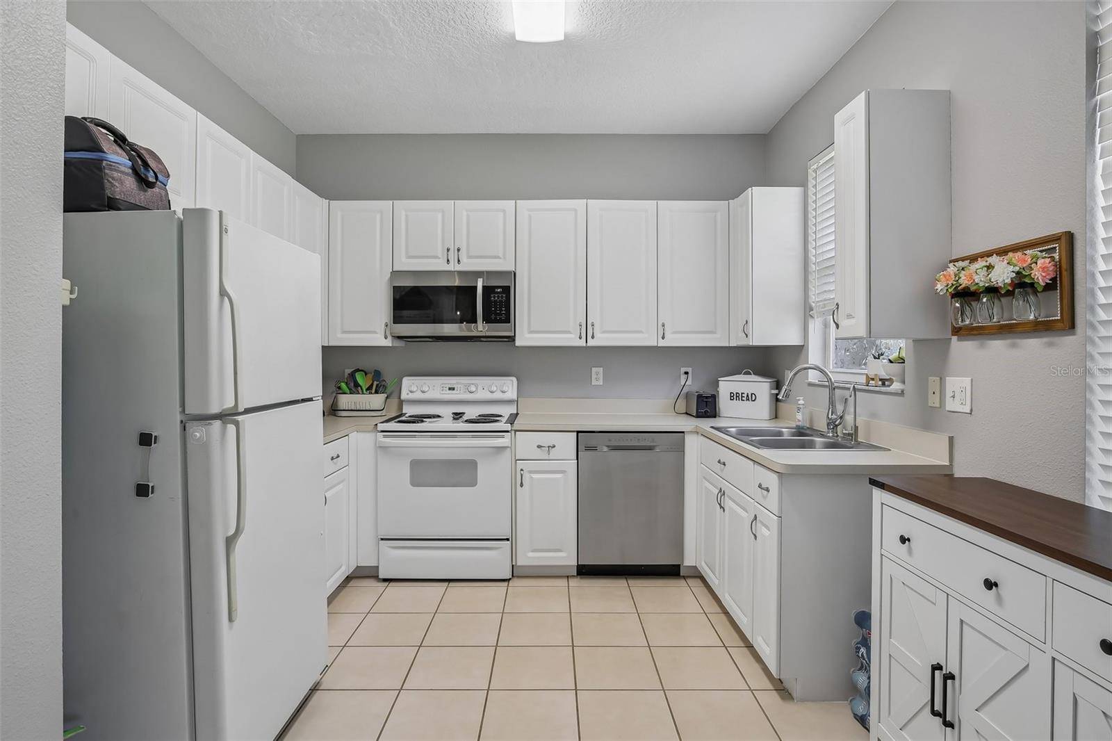 34842 TEEVIEW LN, Zephyrhills, FL 33541