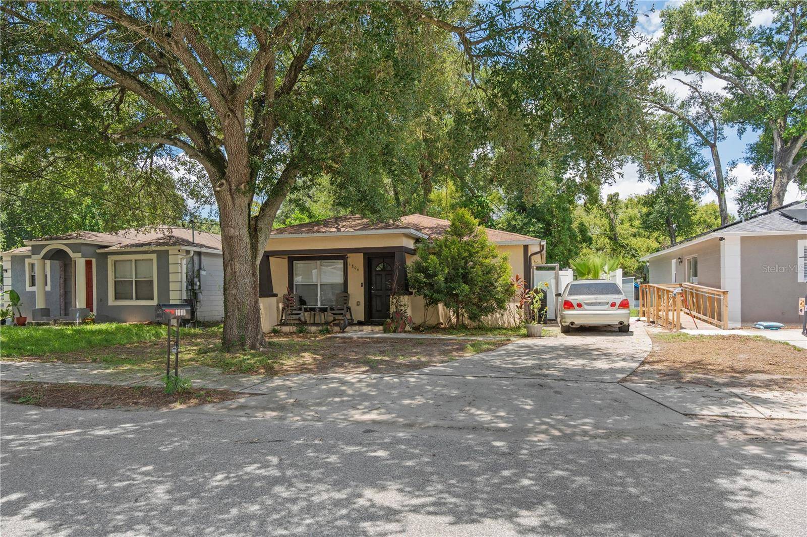1806 E CURTIS ST, Tampa, FL 33610