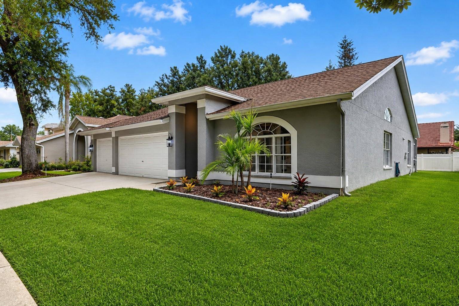 17721 HAMPSHIRE OAK DR, Tampa, FL 33647