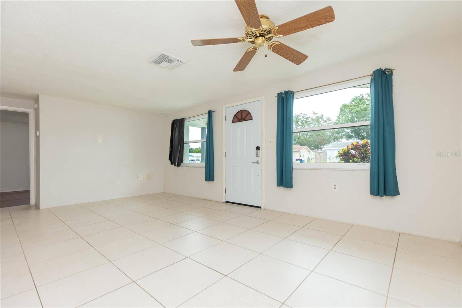 1447 WEYFORD LN, Holiday, FL 34691