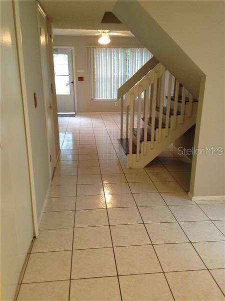 8525 J R MANOR DR, Tampa, FL 33634