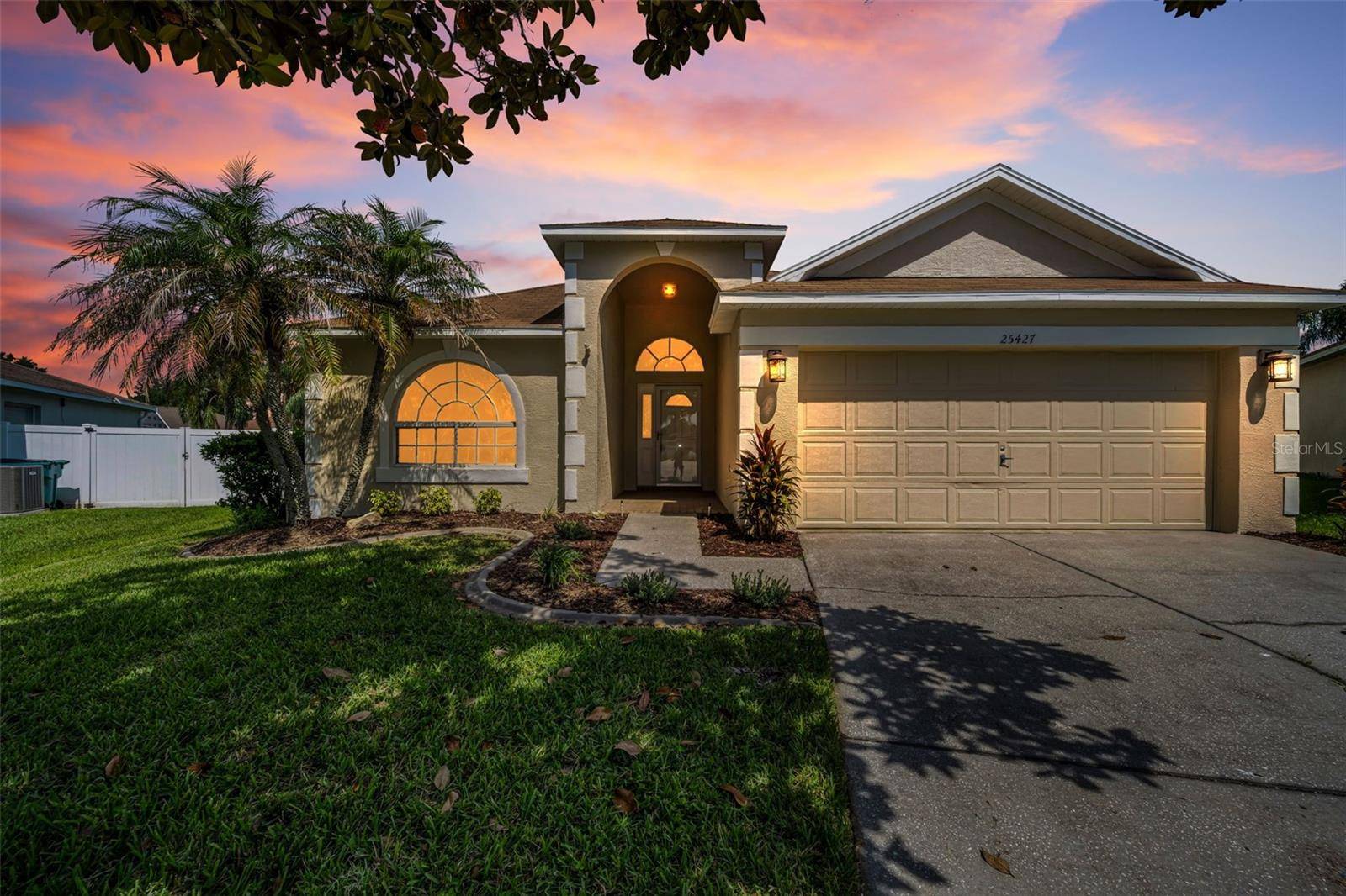 25427 SEVEN RIVERS CIR, Land O Lakes, FL 34639