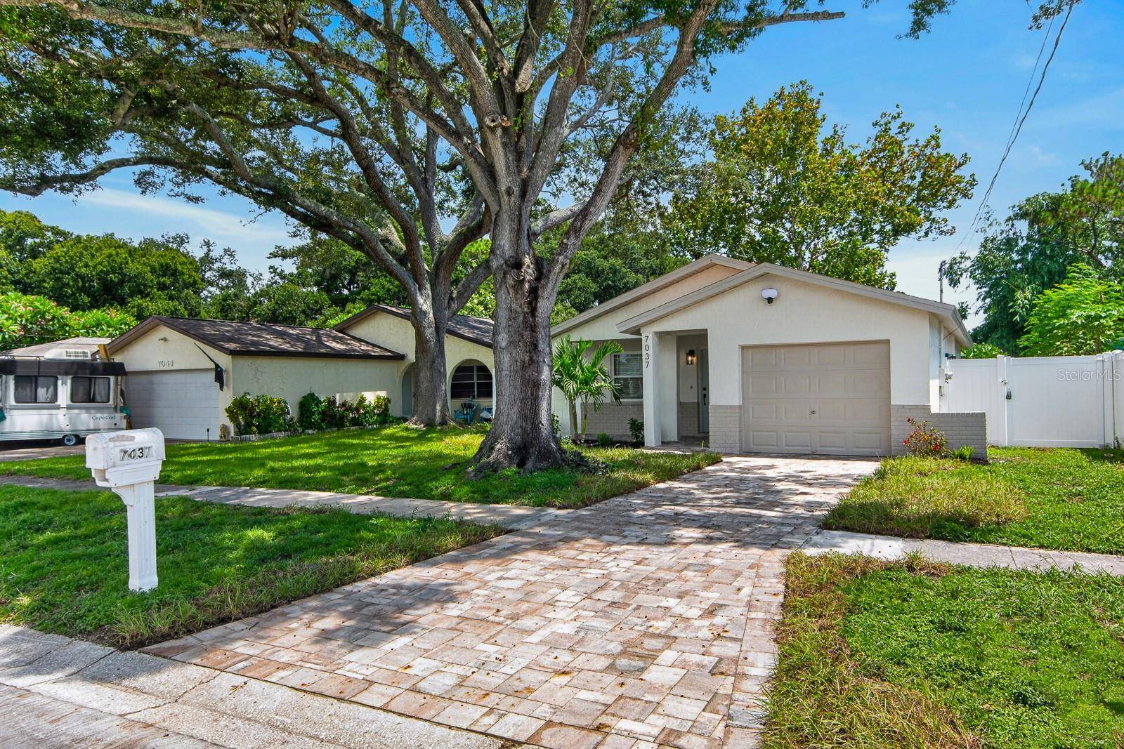 7037 69TH ST N, Pinellas Park, FL 33781