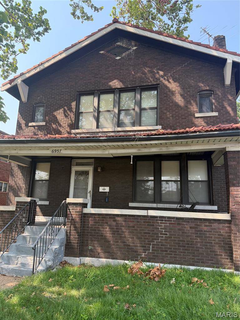 6957 Clayton AVE, St Louis, MO 63117