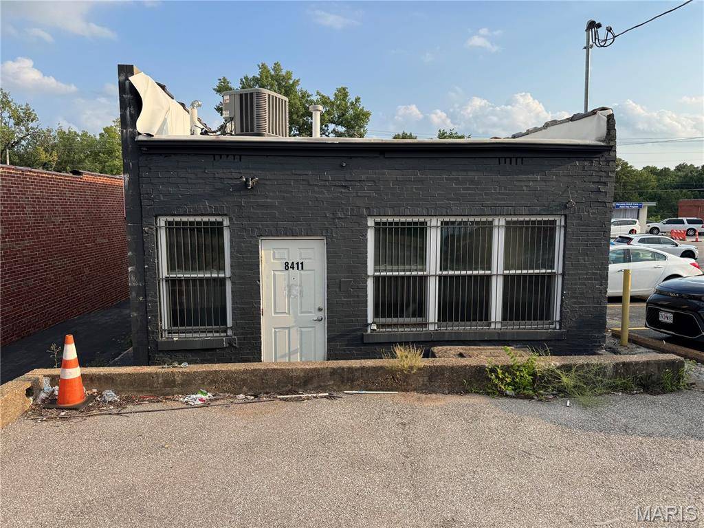 8411 Olive BLVD, University City, MO 63132