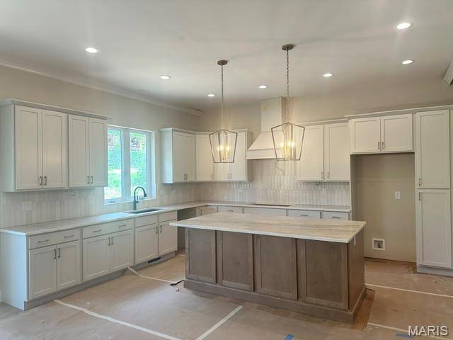 9609 Ashmont DR, Olivette, MO 63132