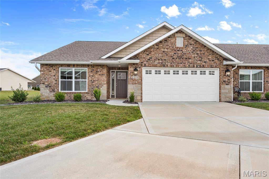 2026 Serenade LN, Troy, IL 62294