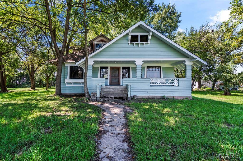 817 S Clinton, Litchfield, IL 62056