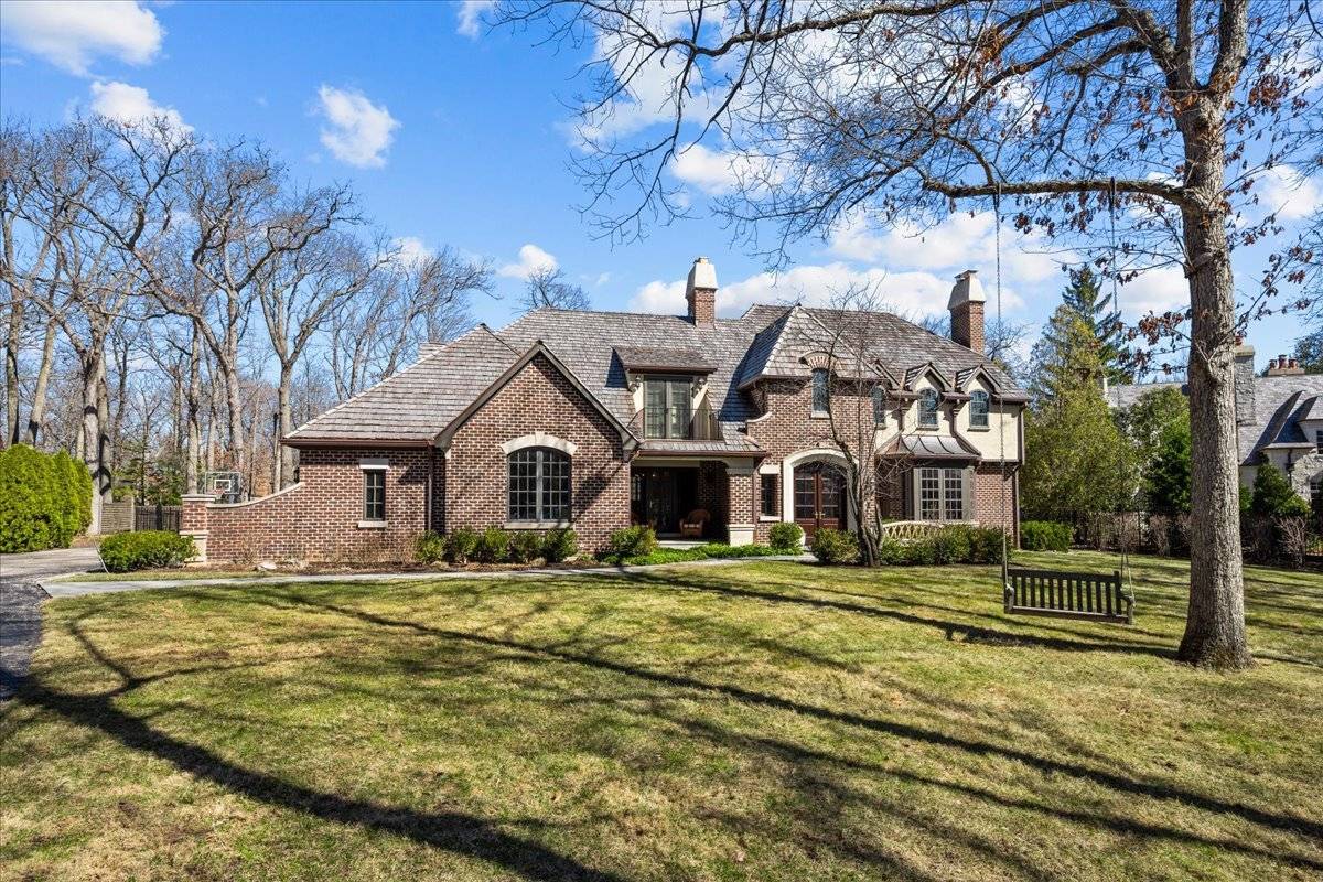 936 E Ringwood RD, Lake Forest, IL 60045