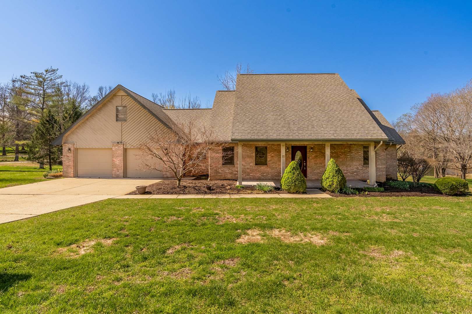 15 Lake Indian Hills CIR, Carbondale, IL 62901