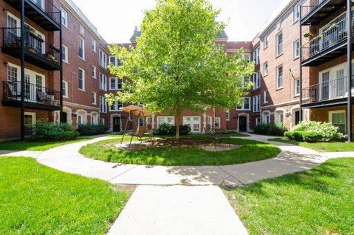7730 N Ashland AVE #C2, Chicago, IL 60626