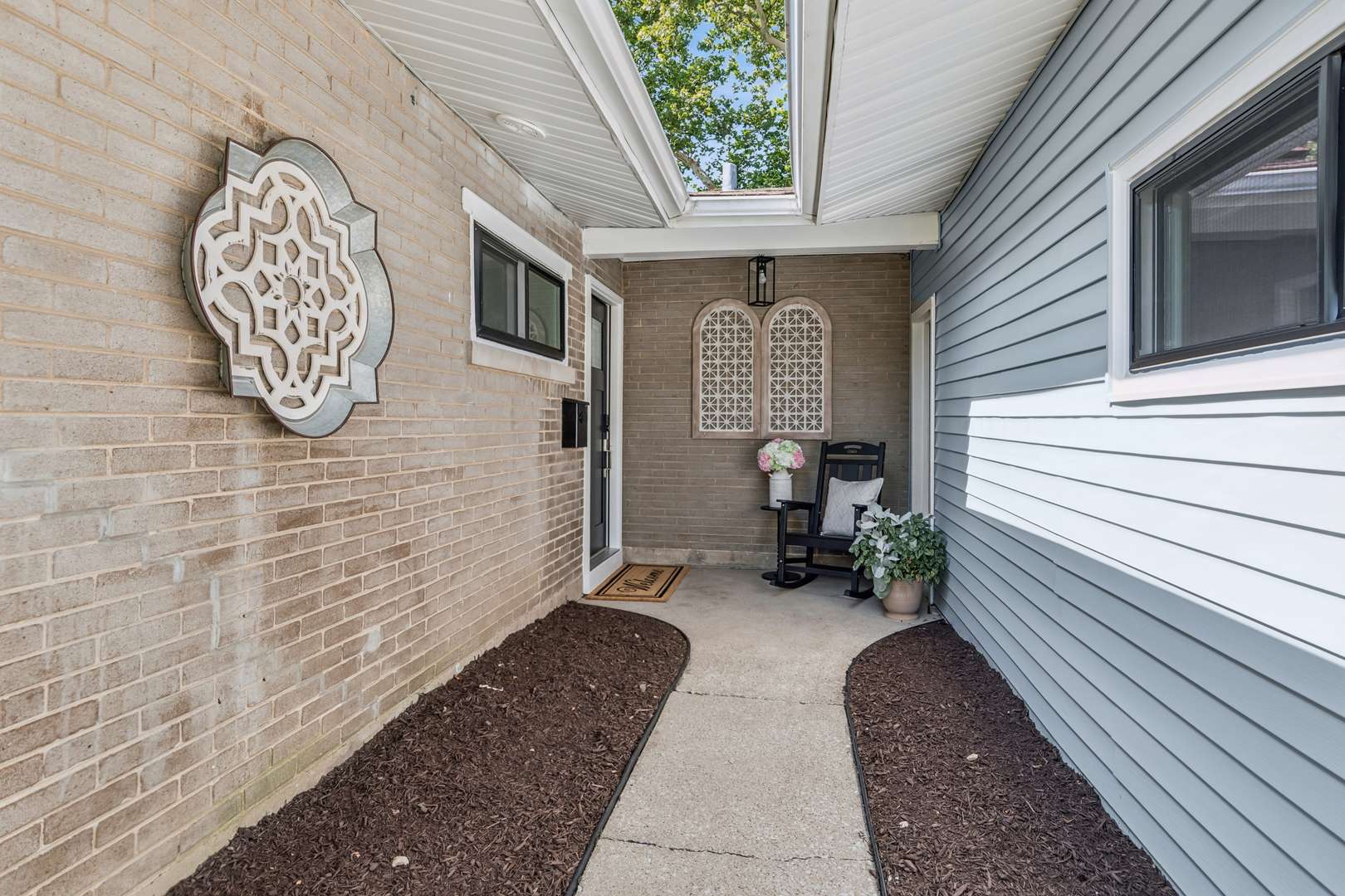 1124 59th ST, Downers Grove, IL 60516