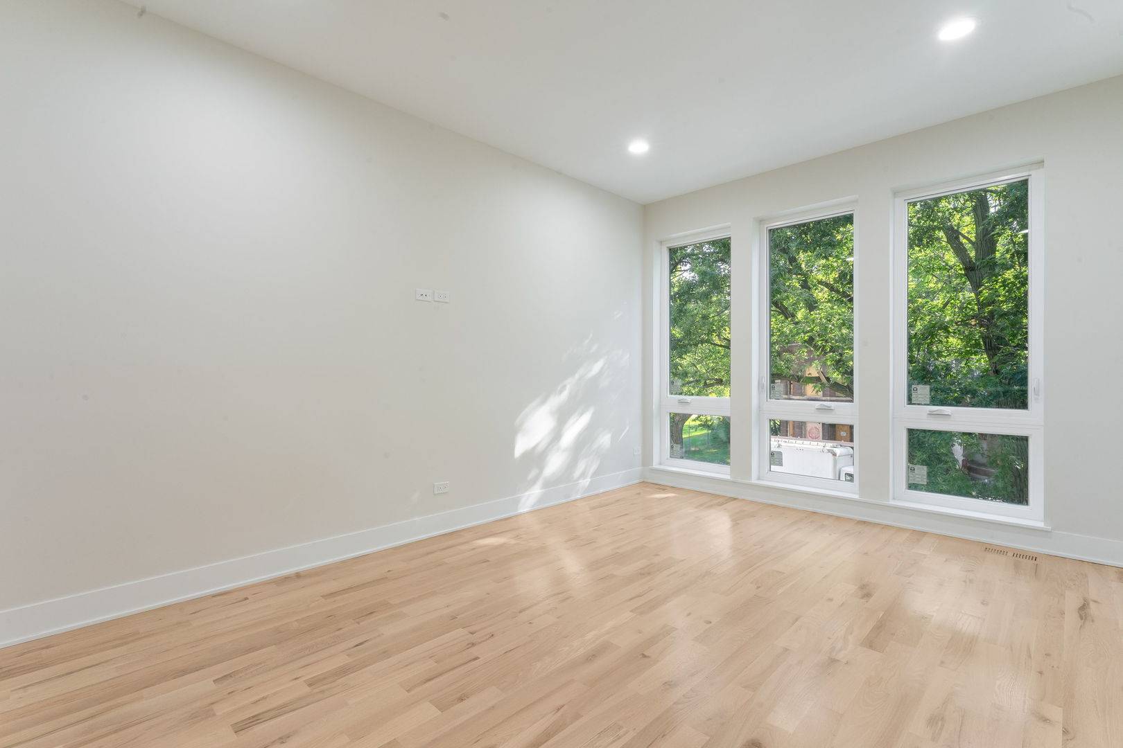 6402 S Vernon AVE, Chicago, IL 60637